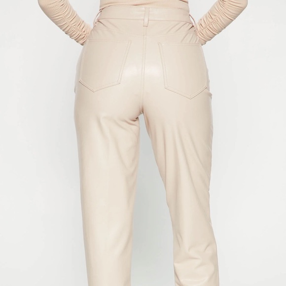NWT Fashion Nova Truly Chic Faux Leather Pant 29 | Cream | Size Medium - Picture 3 of 7